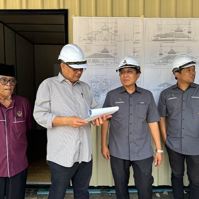 DEPUTY MINISTER VISITS KAMPUNG MALAU GERIK MOSQUE